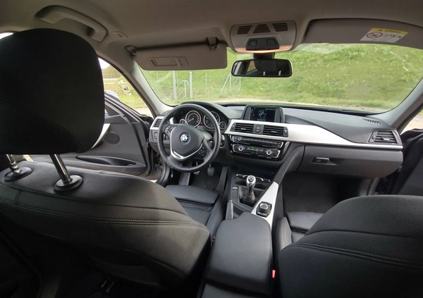 BMW Seria 3 cena 59800 przebieg: 186000, rok produkcji 2017 z Kamieńsk małe 211